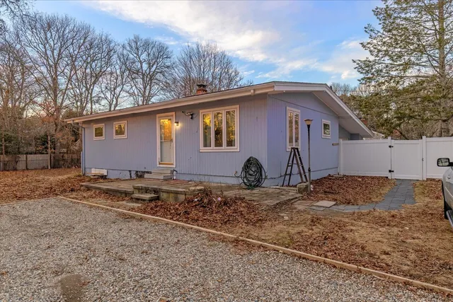 $550,000 | 423 Lincoln Rd Extension, Hyannis, MA 02601