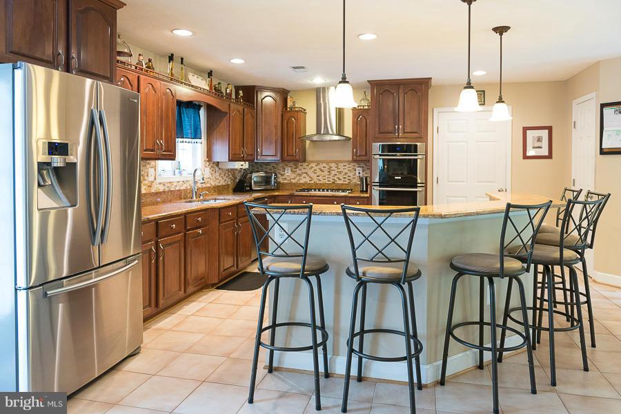 6325 Hawkins Gate Road La Plata, MD 20646 - Photo 5 of 30 Gourmet kitchen w/stainless apps and granite tops