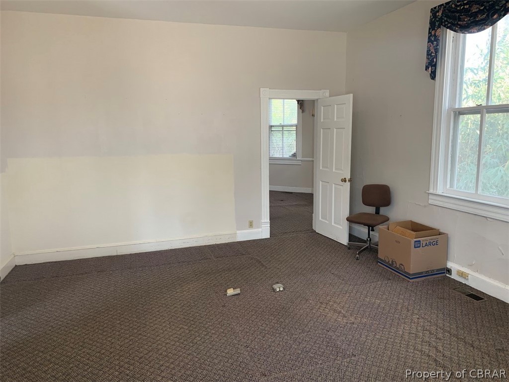837 Gloucester Road Saluda, VA 23149 - Photo 7 of 25 Gallery Image 7