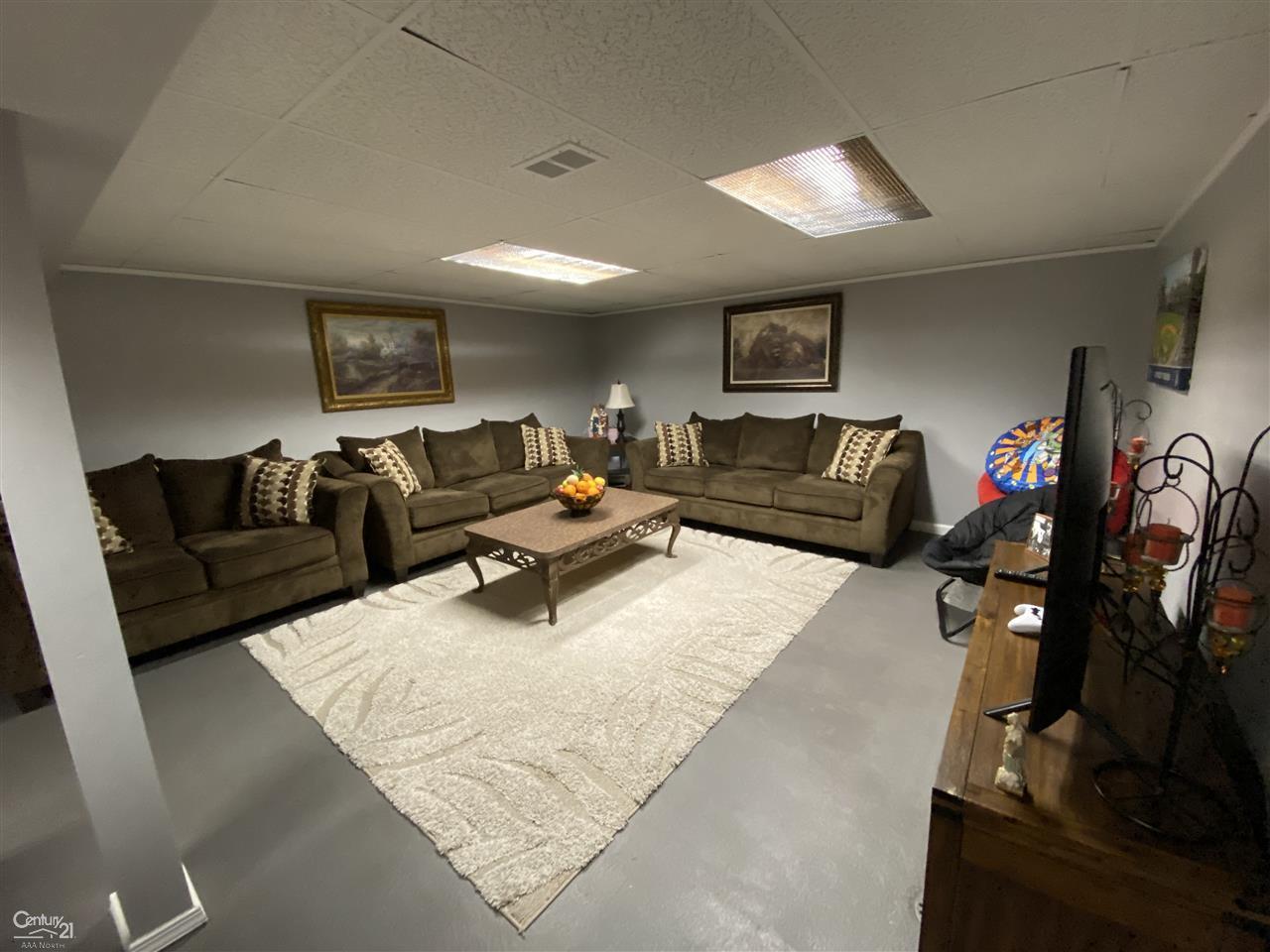 28974 James Drive Warren, MI 48092 - Photo 30 of 36 Gallery Image 30