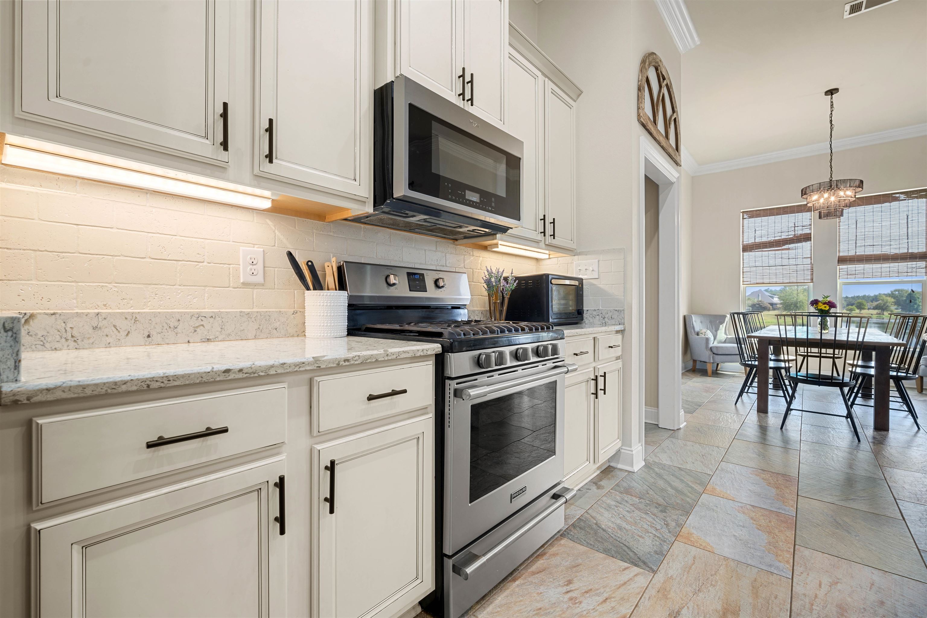 24582 Caleb Court Daphne, AL 36526 - Photo 14 of 39 Kitchen