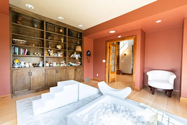 $925,000 | 5305 Goldust Court, Rockland, WI 54115