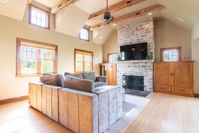 $925,000 | 5305 Goldust Court, Rockland, WI 54115