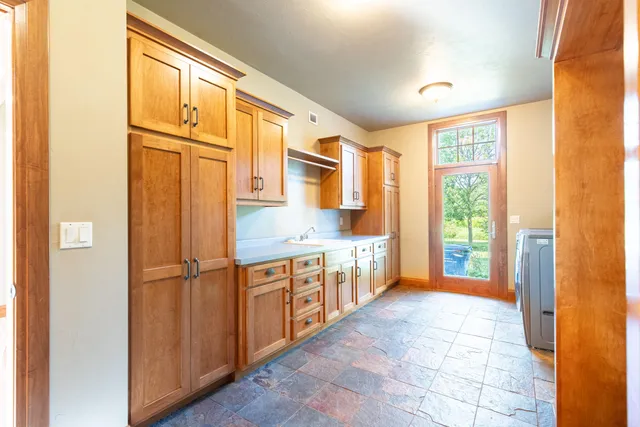 $925,000 | 5305 Goldust Court, Rockland, WI 54115