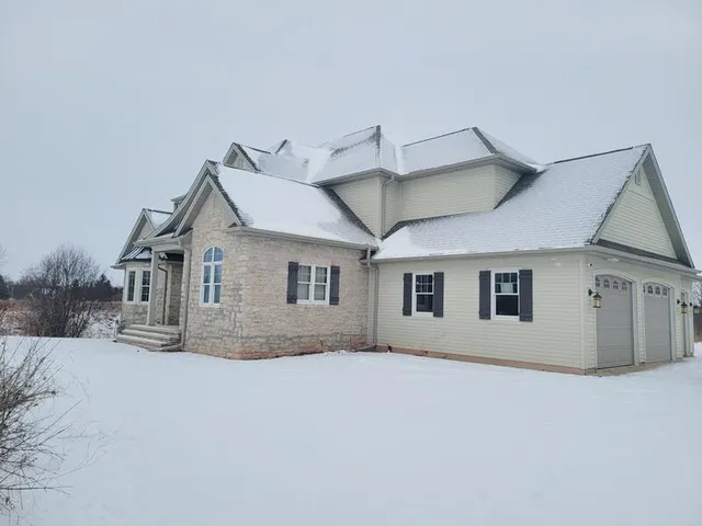 $925,000 | 5305 Goldust Court, Rockland, WI 54115
