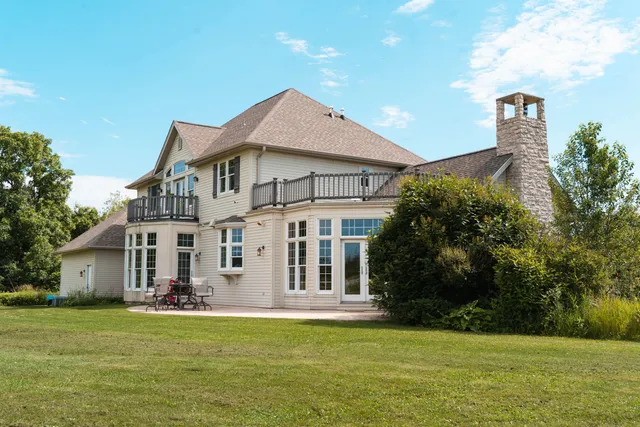 $925,000 | 5305 Goldust Court, Rockland, WI 54115