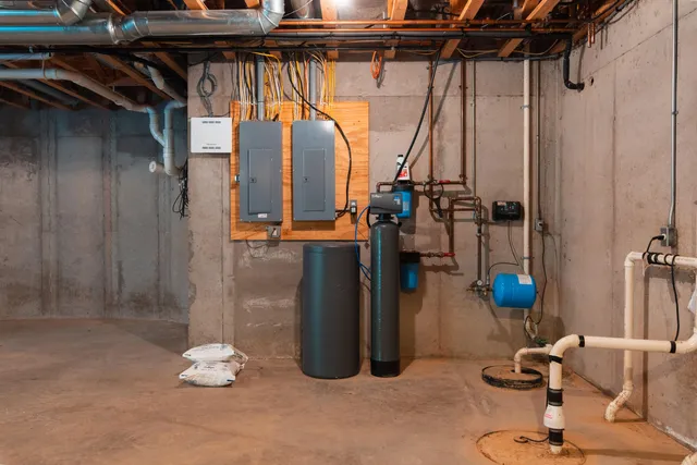 $925,000 | 5305 Goldust Court, Rockland, WI 54115