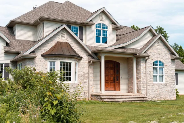 $925,000 | 5305 Goldust Court, Rockland, WI 54115