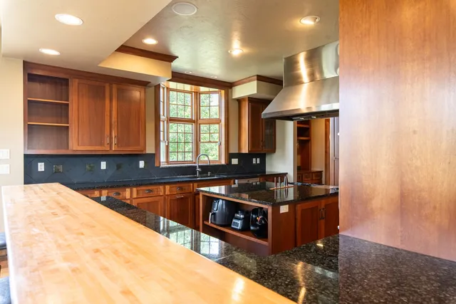 $925,000 | 5305 Goldust Court, Rockland, WI 54115