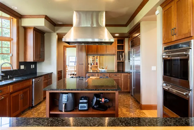 $925,000 | 5305 Goldust Court, Rockland, WI 54115