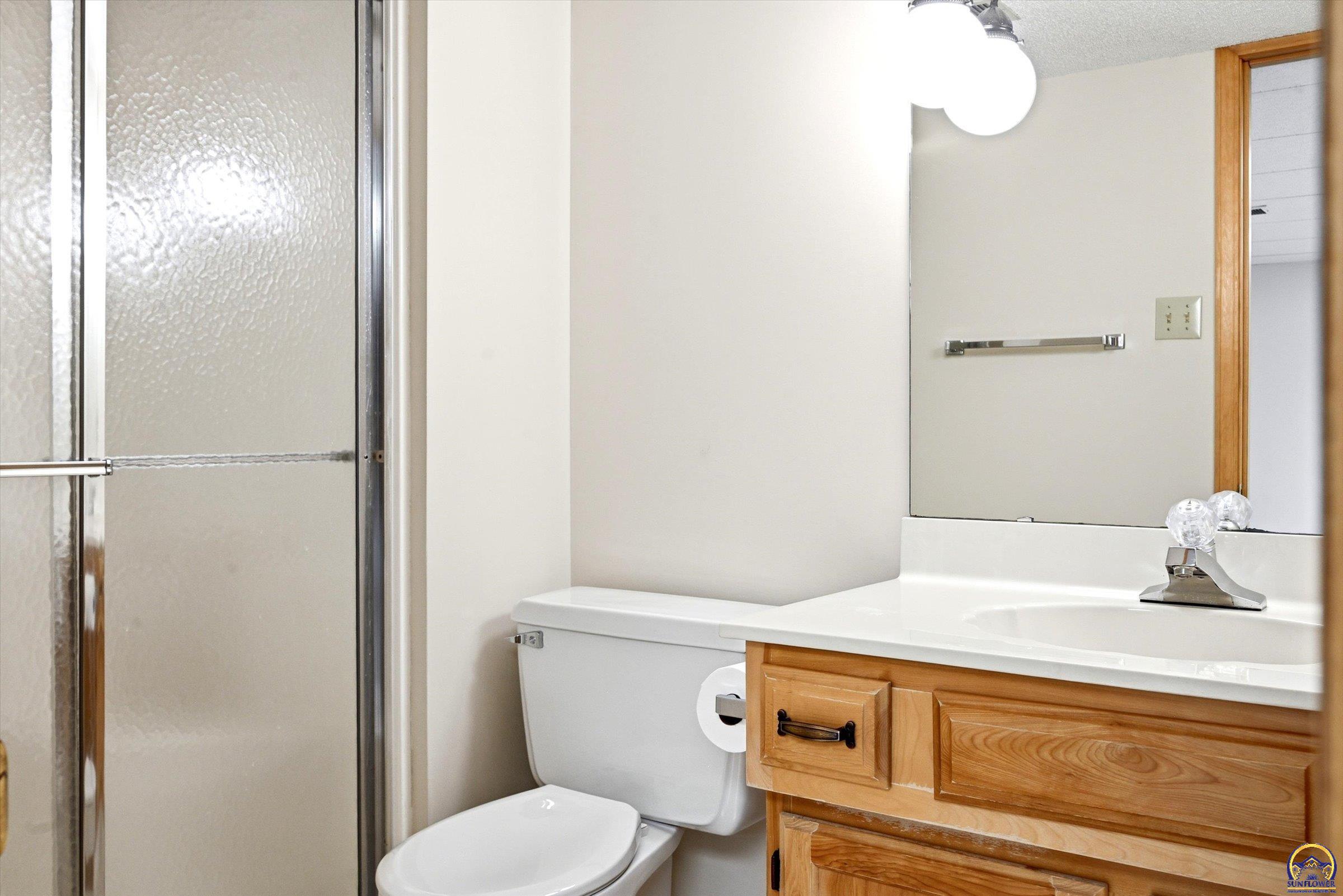 5500 Southwest Stonegate Court Topeka, KS 66606 - Photo 22 of 32