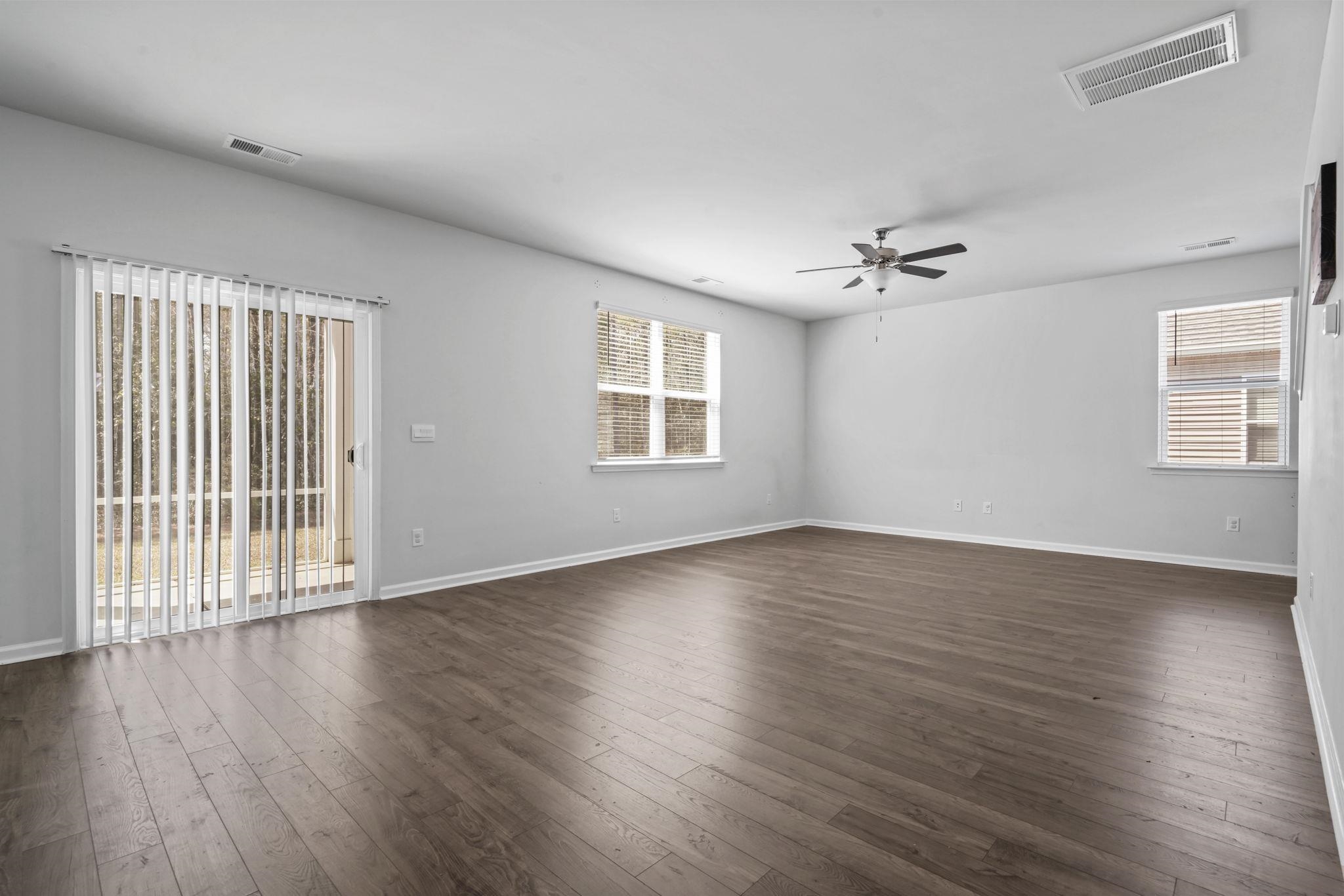 543 Meadowgrass Court Myrtle Beach, SC 29588 - Photo 4 of 40