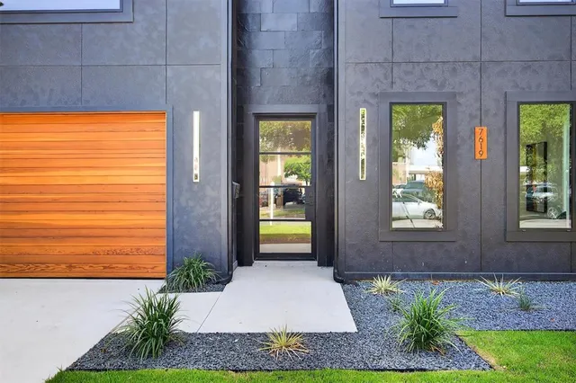 a view of entrance front of a house
