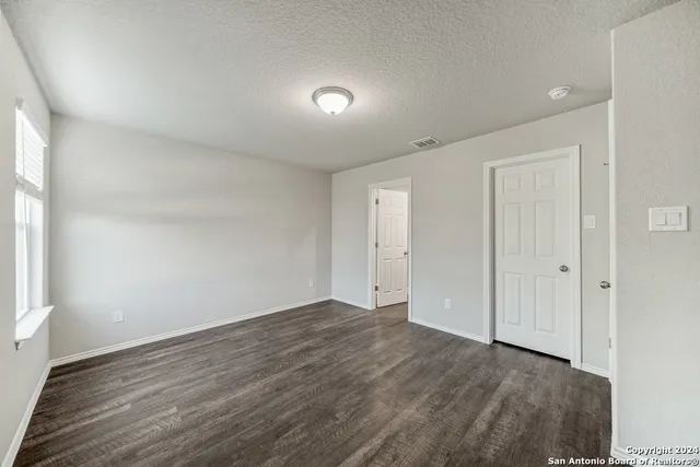 $1,600 | 327 Valmet Drive, New Braunfels, TX 78130