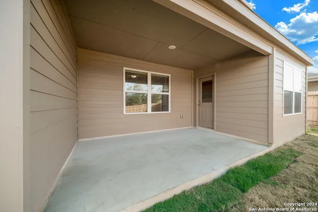 $1,600 | 327 Valmet Drive, New Braunfels, TX 78130