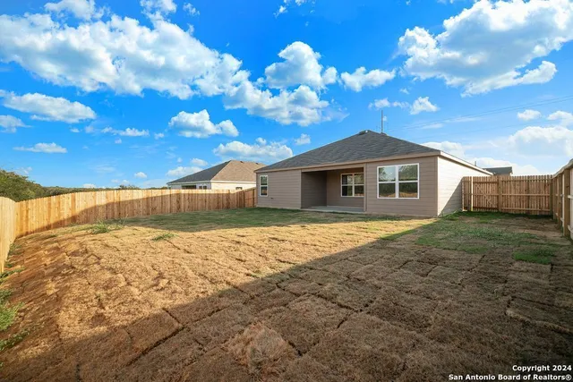 $1,600 | 327 Valmet Drive, New Braunfels, TX 78130