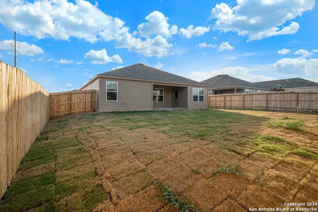 $1,600 | 327 Valmet Drive, New Braunfels, TX 78130