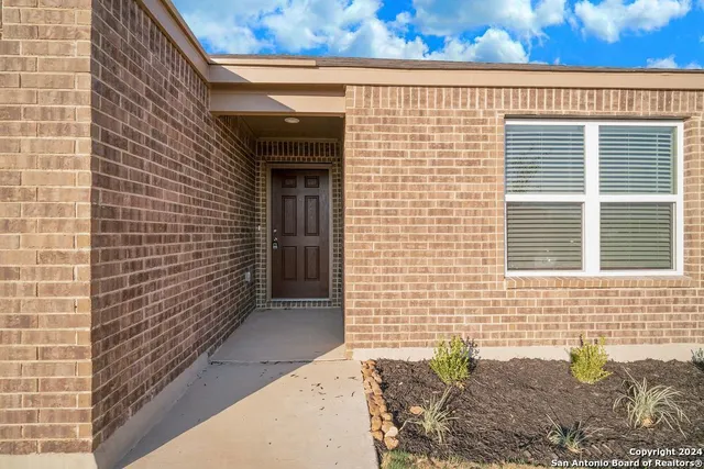 $1,600 | 327 Valmet Drive, New Braunfels, TX 78130