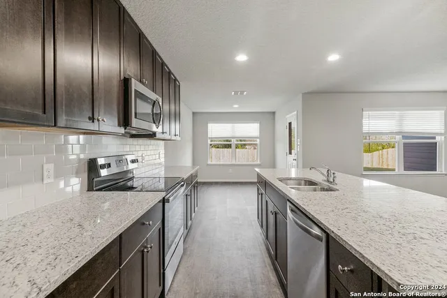 $1,600 | 327 Valmet Drive, New Braunfels, TX 78130