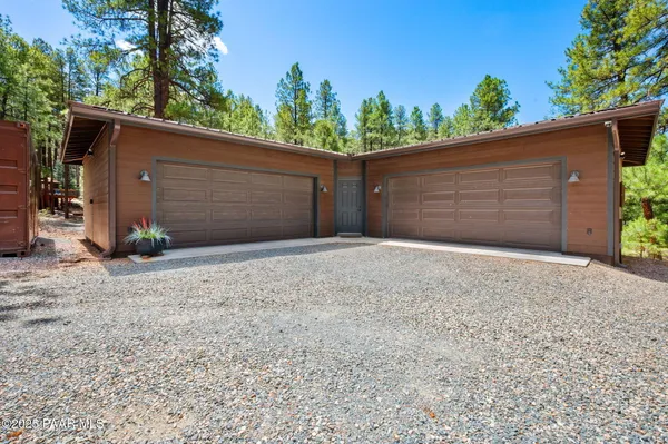 a view of a garage