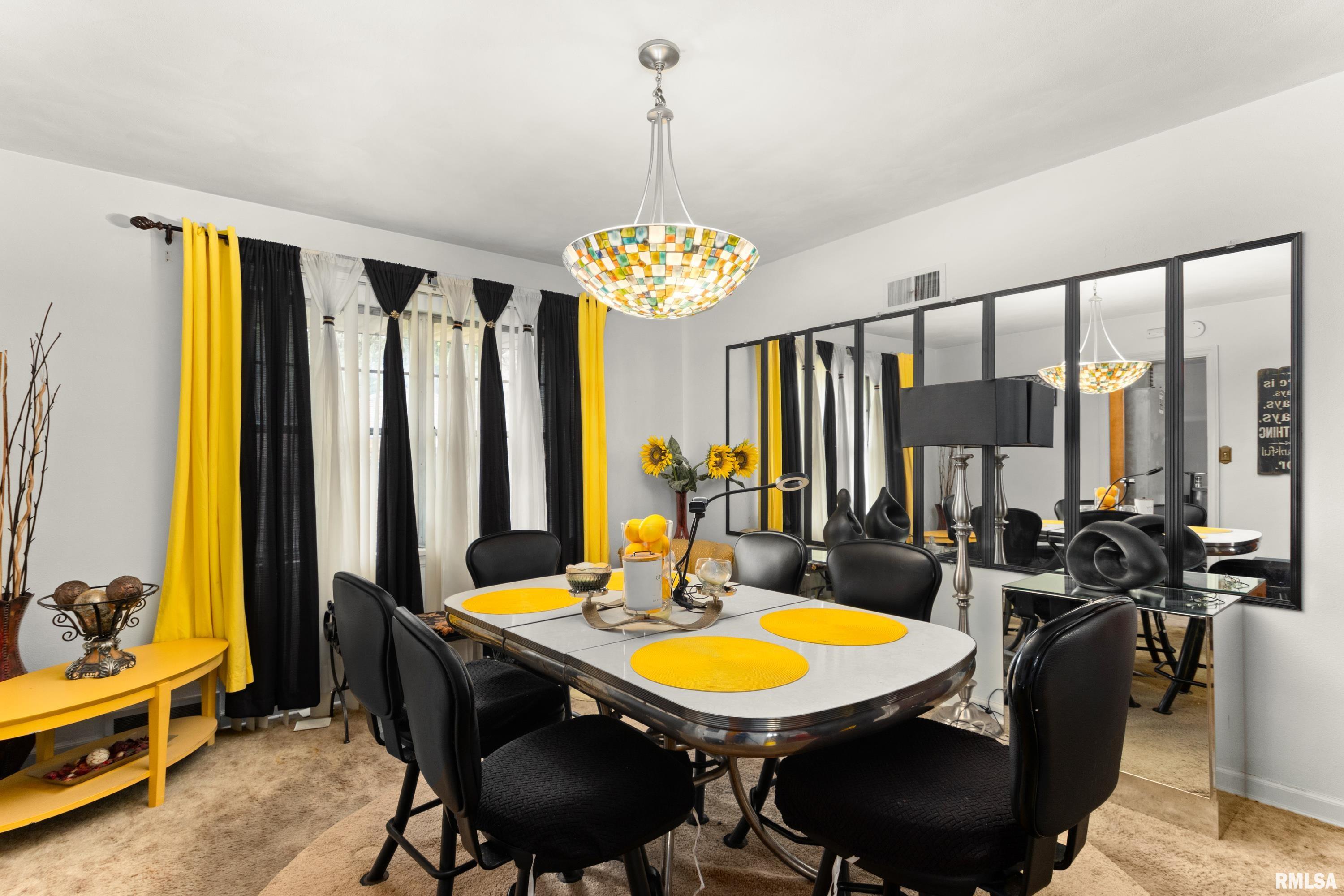 2907 North Sheridan Road Peoria, IL 61604 - Photo 8 of 29