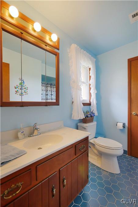 7098 Passer Road Coopersburg, PA 18036 - Photo 14 of 23 Gallery Image 14