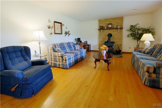 7098 Passer Road Coopersburg, PA 18036 - Photo 4 of 23 Gallery Image 4