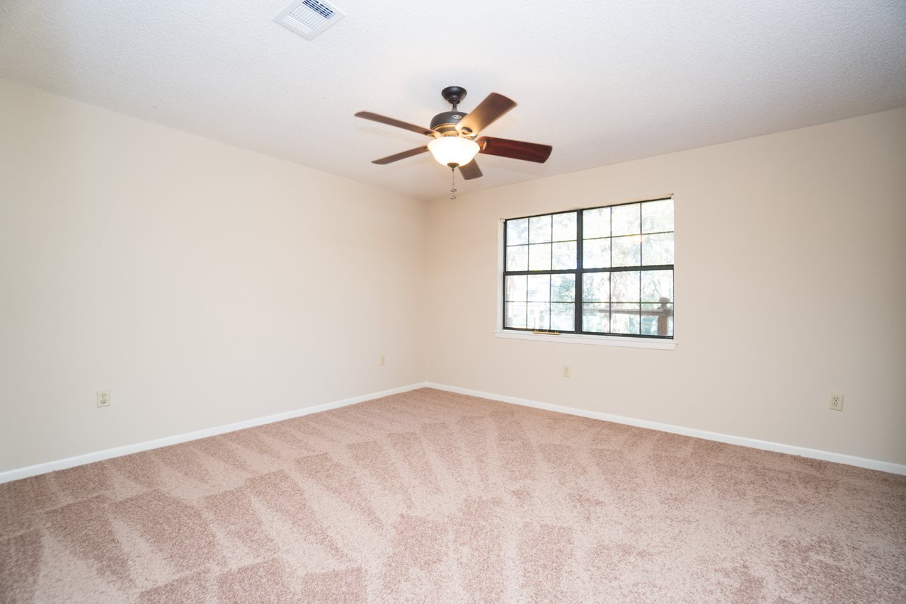 635 East Gate Circle Foley, AL 36535 - Photo 9 of 22