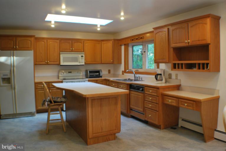 14027 Triadelphia Mill Road Dayton, MD 21036 - Photo 17 of 30 Kitchen