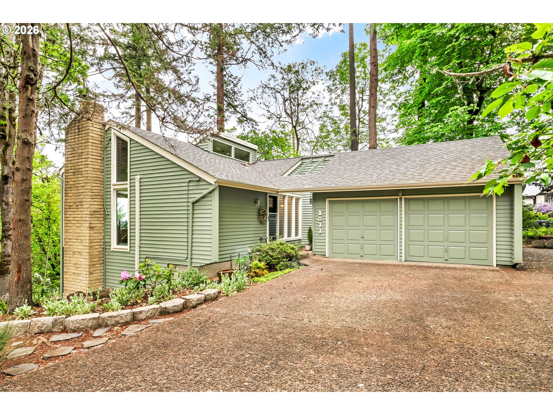 2877 Timberline Drive Eugene, OR 97405 - Photo 2 of 43