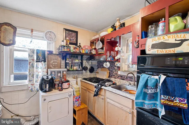 $280,000 | 445 Anderson Drive, Wilmington, DE 19801