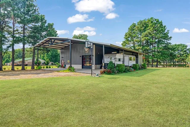 $460,000 | 206 Laramie Lake Drive, Powderly, TX 75473