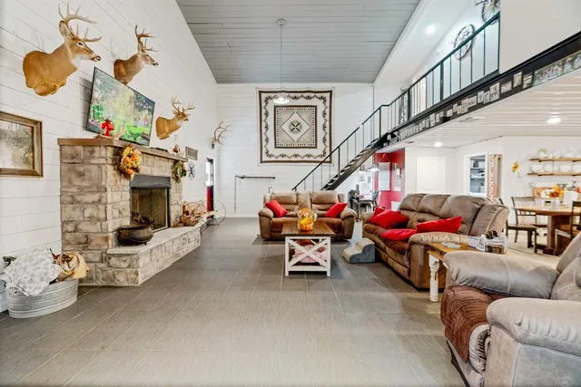 $460,000 | 206 Laramie Lake Drive, Powderly, TX 75473