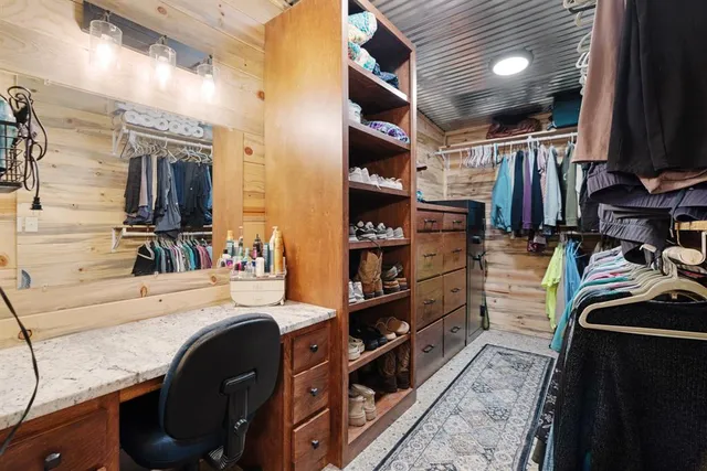 $460,000 | 206 Laramie Lake Drive, Powderly, TX 75473