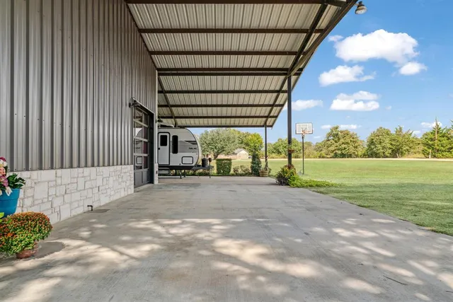 $460,000 | 206 Laramie Lake Drive, Powderly, TX 75473