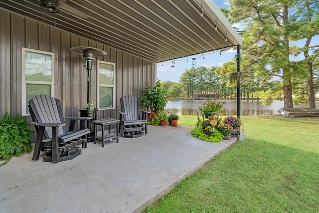 $460,000 | 206 Laramie Lake Drive, Powderly, TX 75473
