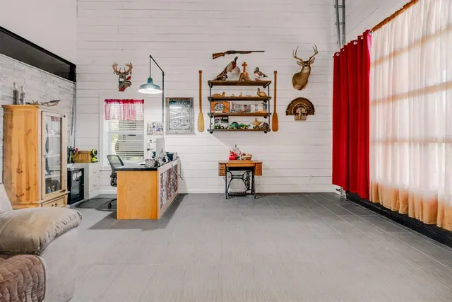 $460,000 | 206 Laramie Lake Drive, Powderly, TX 75473