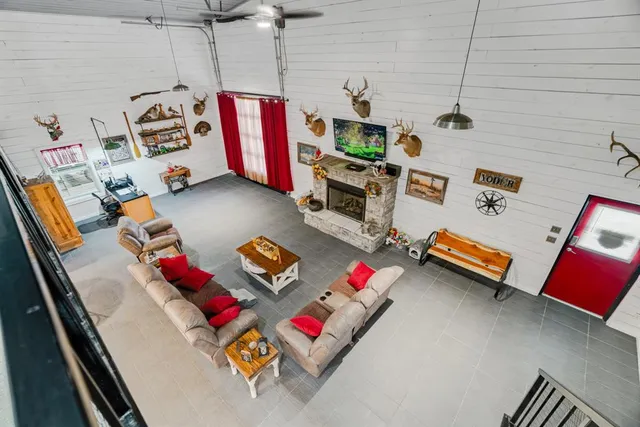 $460,000 | 206 Laramie Lake Drive, Powderly, TX 75473