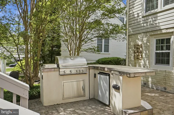 $1,400,000 | 7425 Spring Summit Road, Springfield, VA 22150