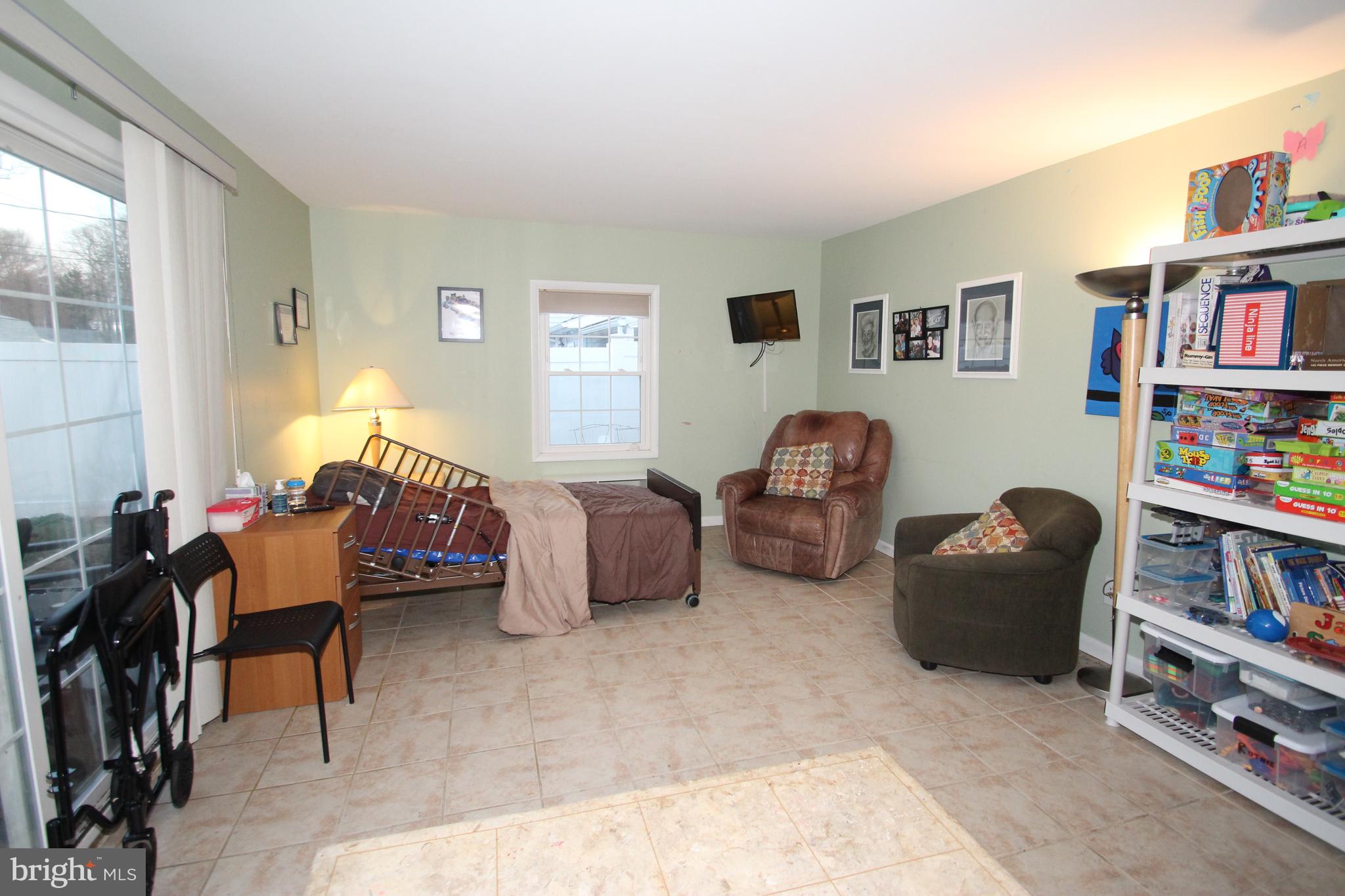 8 Havertown Road Newark, DE 19713 - Photo 7 of 13 Family Room