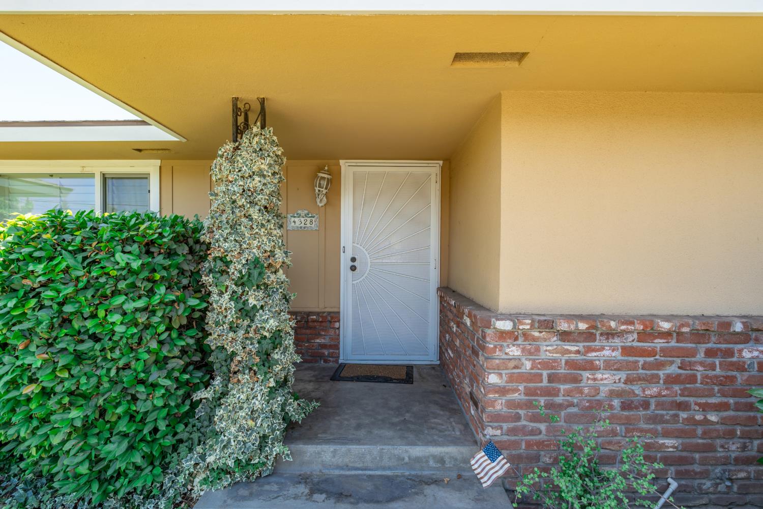 4328 East Rialto Avenue Fresno, CA 93726 - Photo 5 of 43
