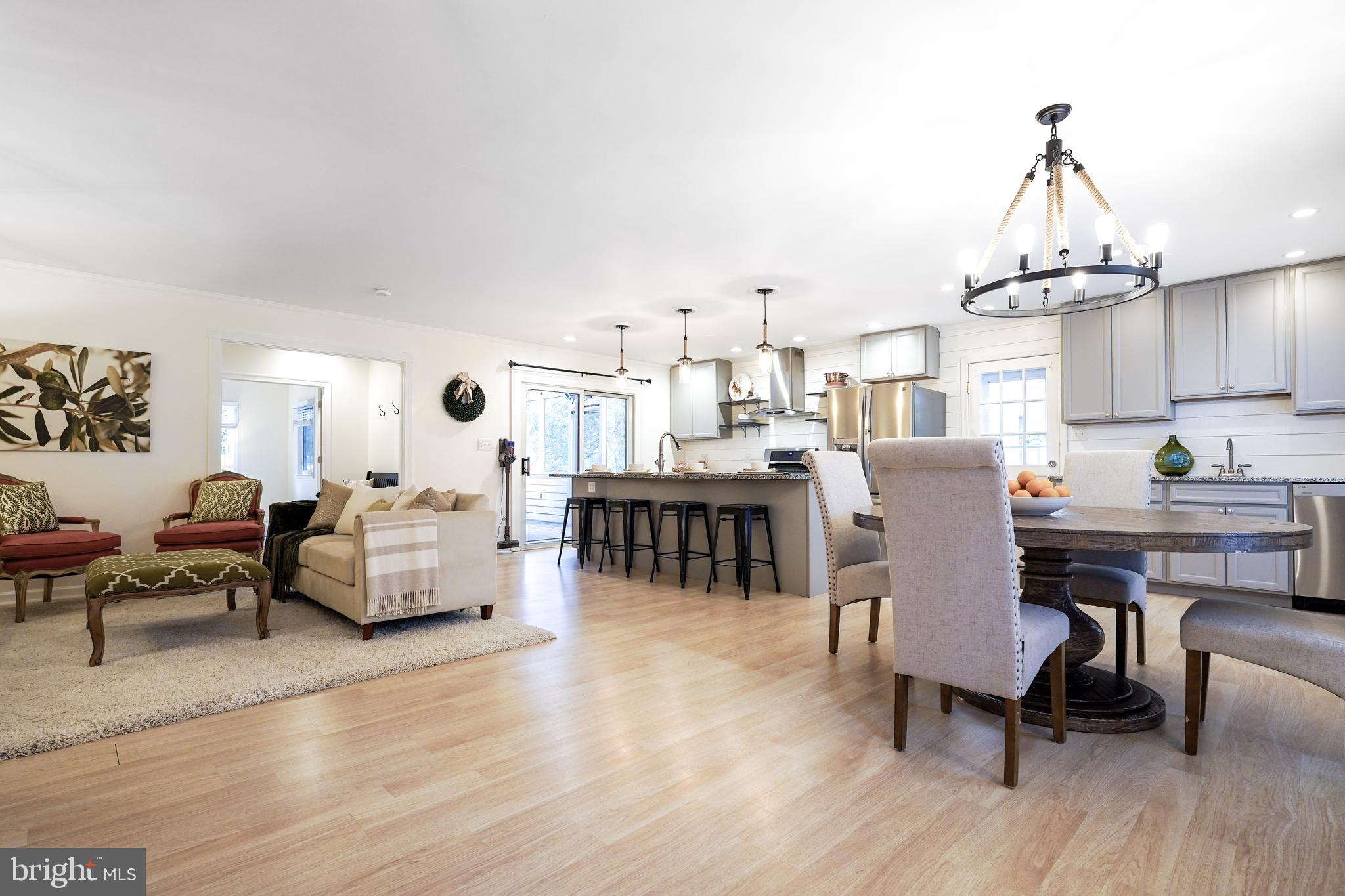 5206 Dalby Lane Burke, VA 22015 - Photo 3 of 36