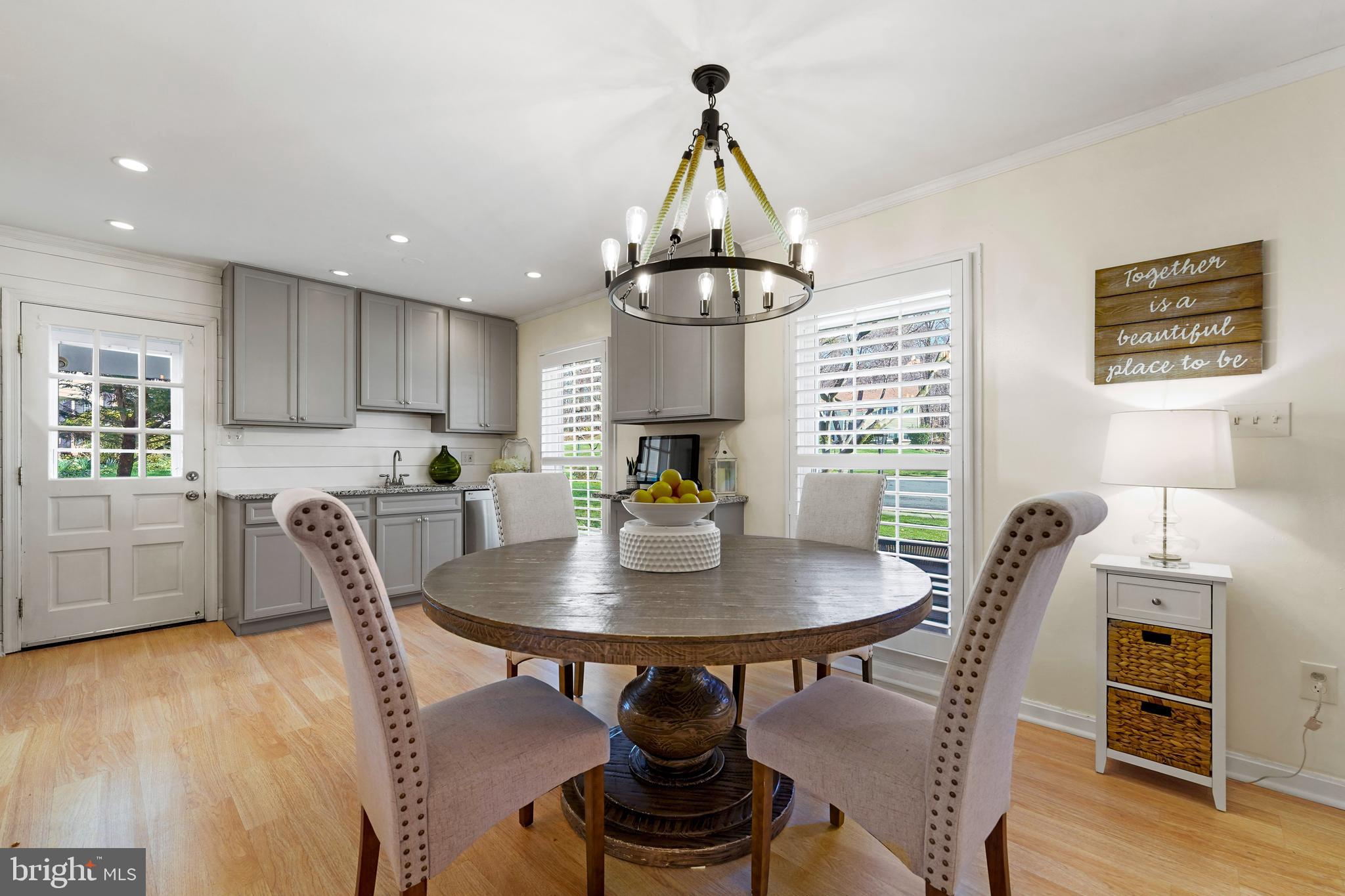 5206 Dalby Lane Burke, VA 22015 - Photo 8 of 36