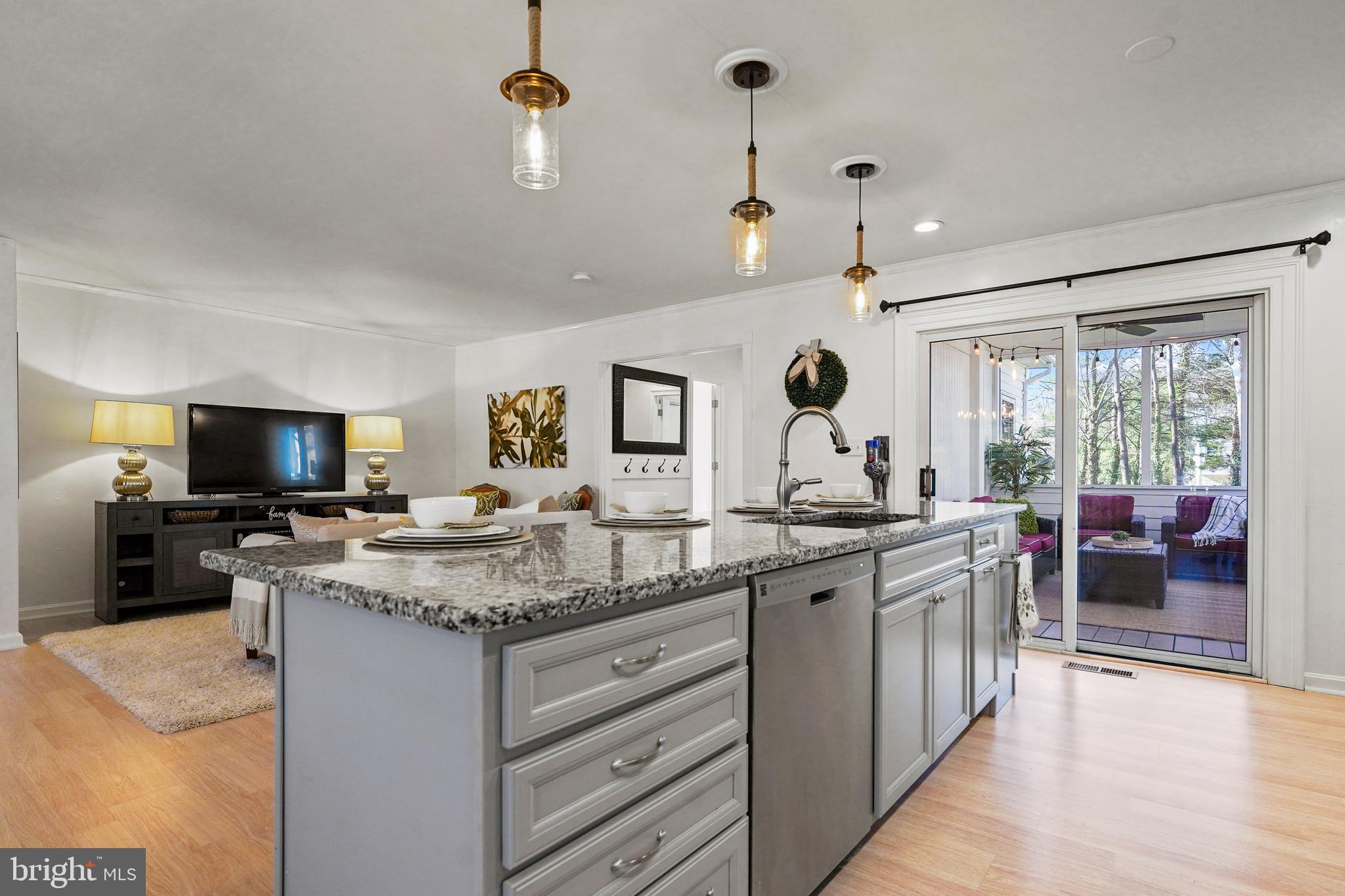 5206 Dalby Lane Burke, VA 22015 - Photo 9 of 36