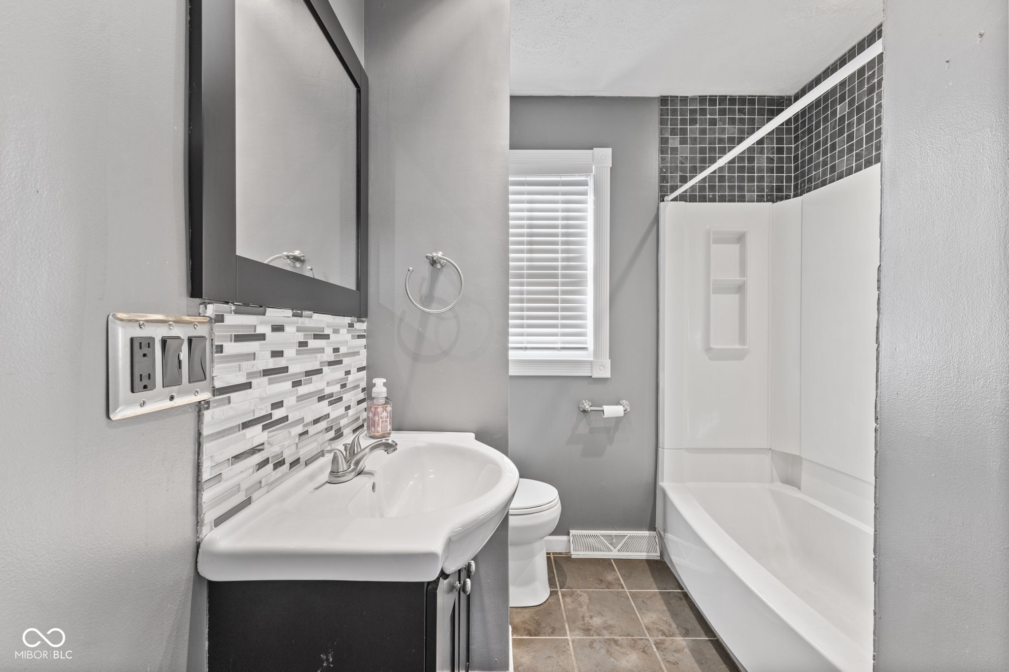 3011 Taylor Road Columbus, IN 47203 - Photo 13 of 44