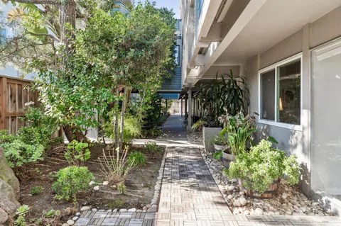 $725,000 | 320 Vía Casitas, Unit 109, Greenbrae, CA 94904