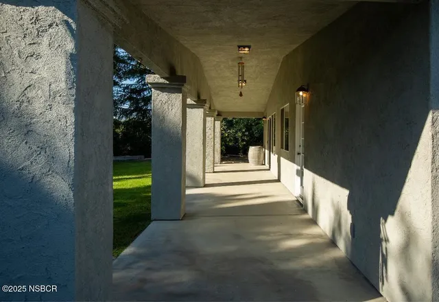 a view of entryway