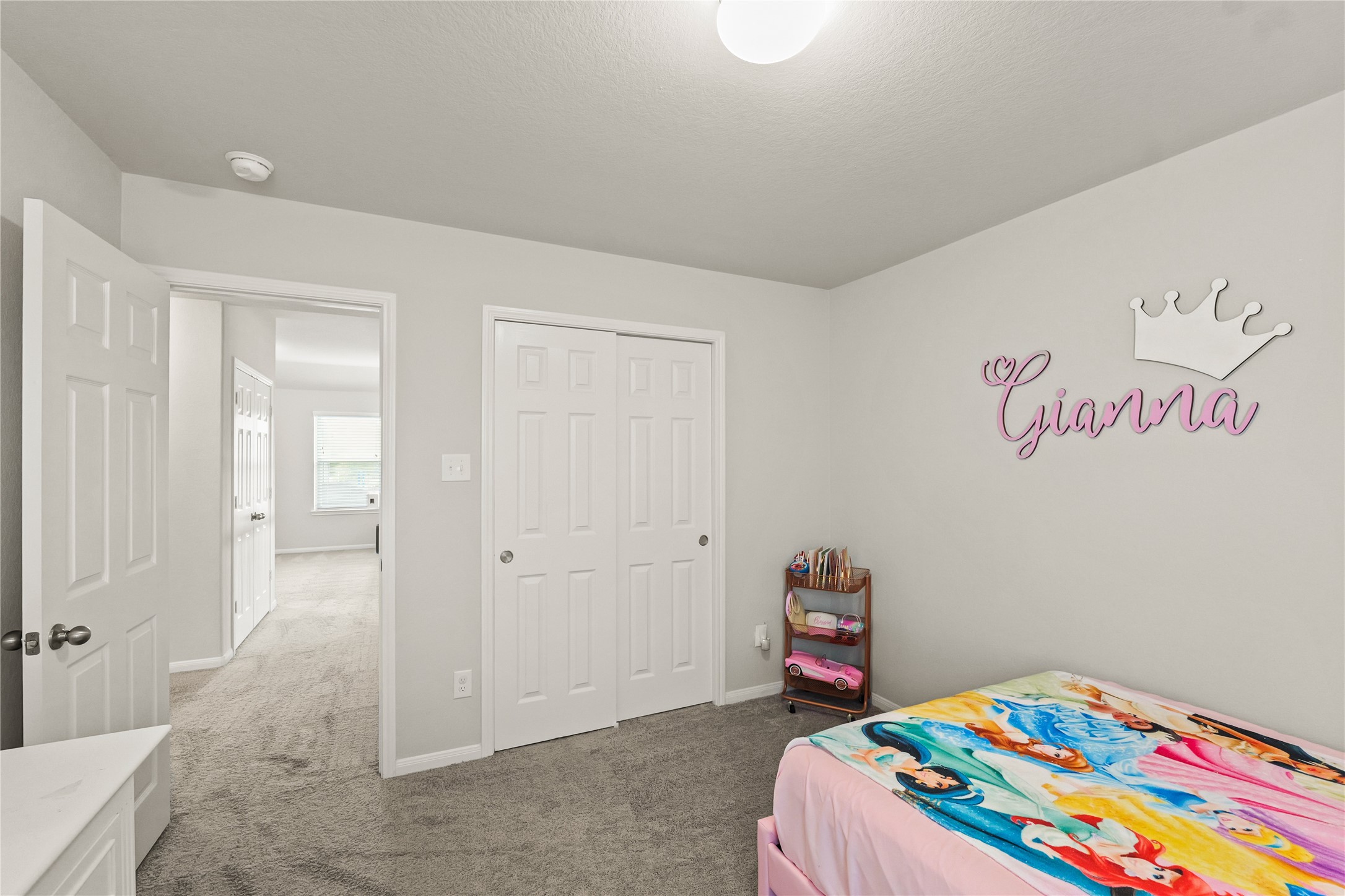 11107 Larkspur Dale Houston, TX 77044 - Photo 25 of 36 a bedroom with a bed and a cabinets