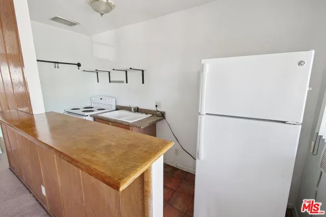 $1,300 | 1317 Wilcox Avenue, Unit C, Los Angeles, CA 90028