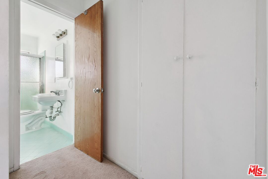 1317 Wilcox Avenue, Unit C Los Angeles, CA 90028 - Photo 5 of 9